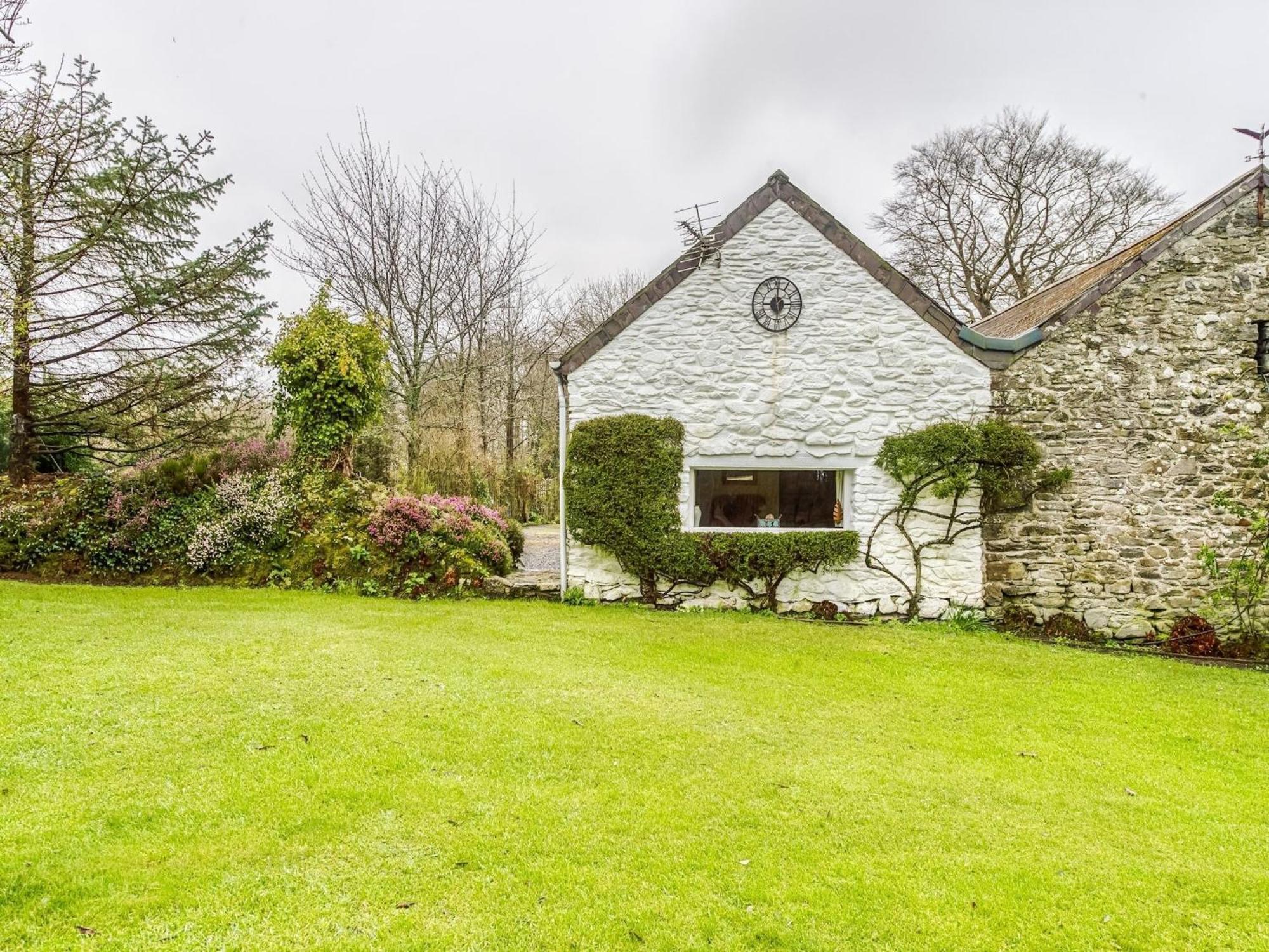 Secluded Holiday Home In Ceredigion With Garden Pennant  Extérieur photo