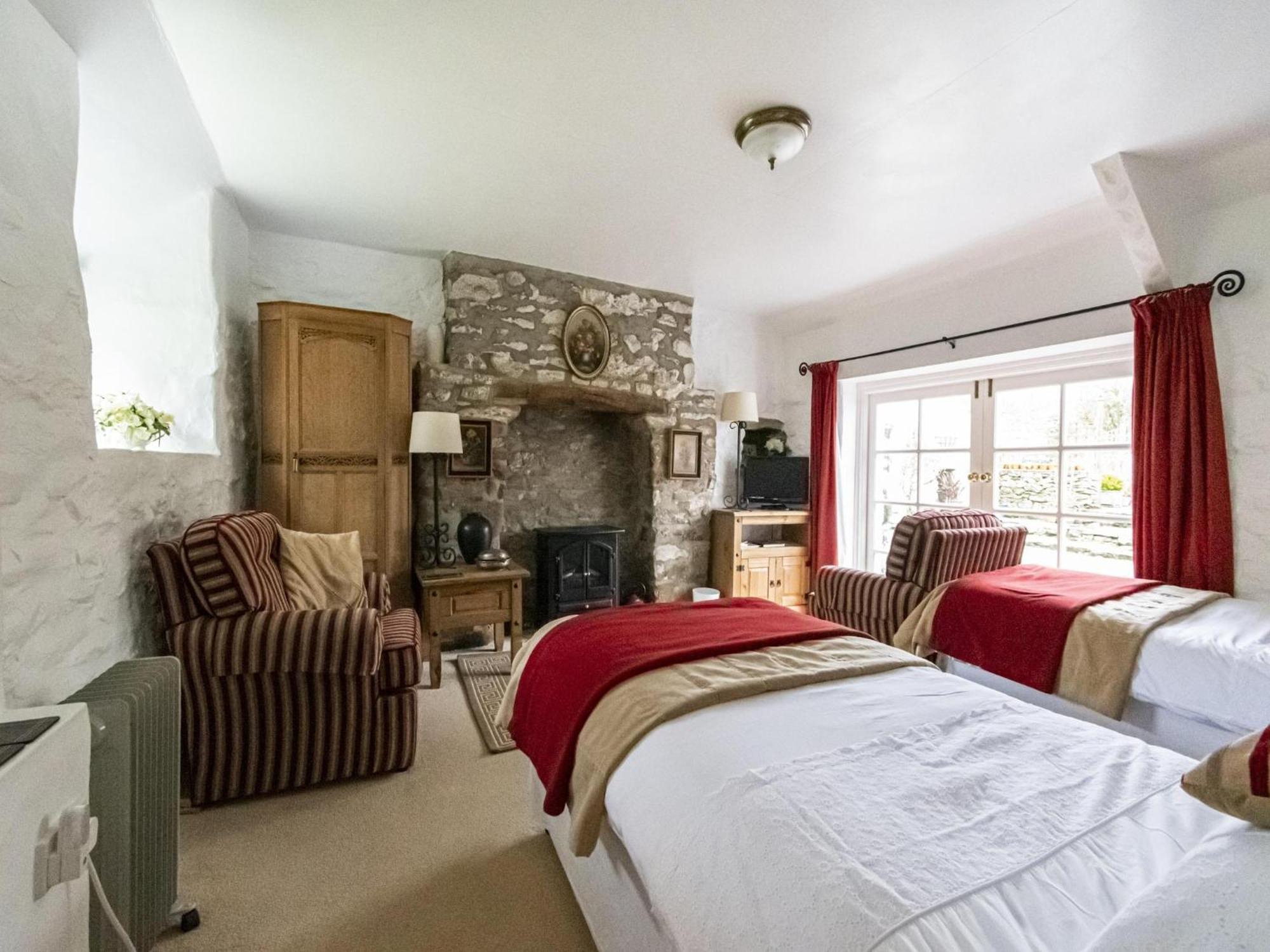Secluded Holiday Home In Ceredigion With Garden Pennant  Extérieur photo