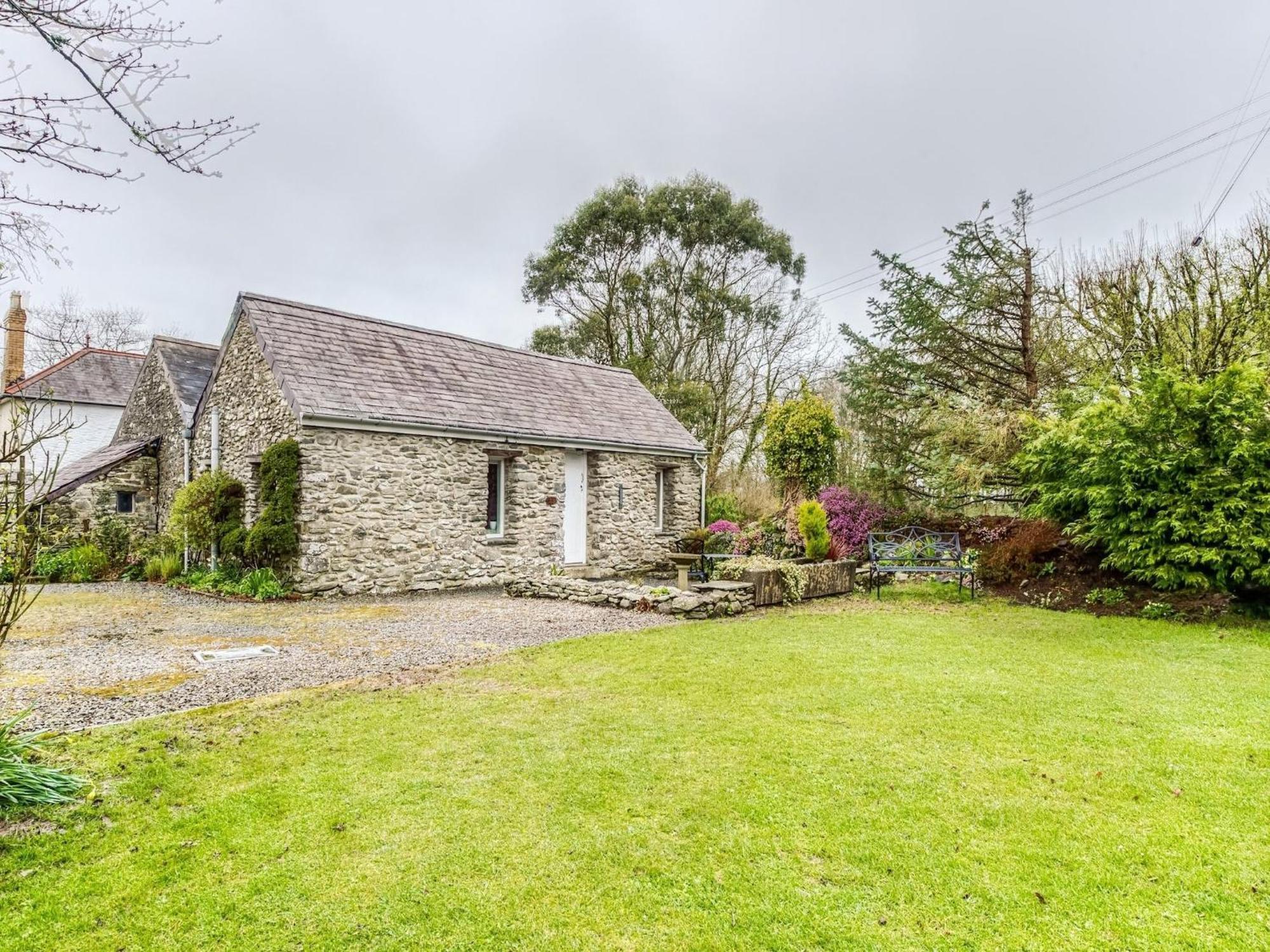 Secluded Holiday Home In Ceredigion With Garden Pennant  Extérieur photo