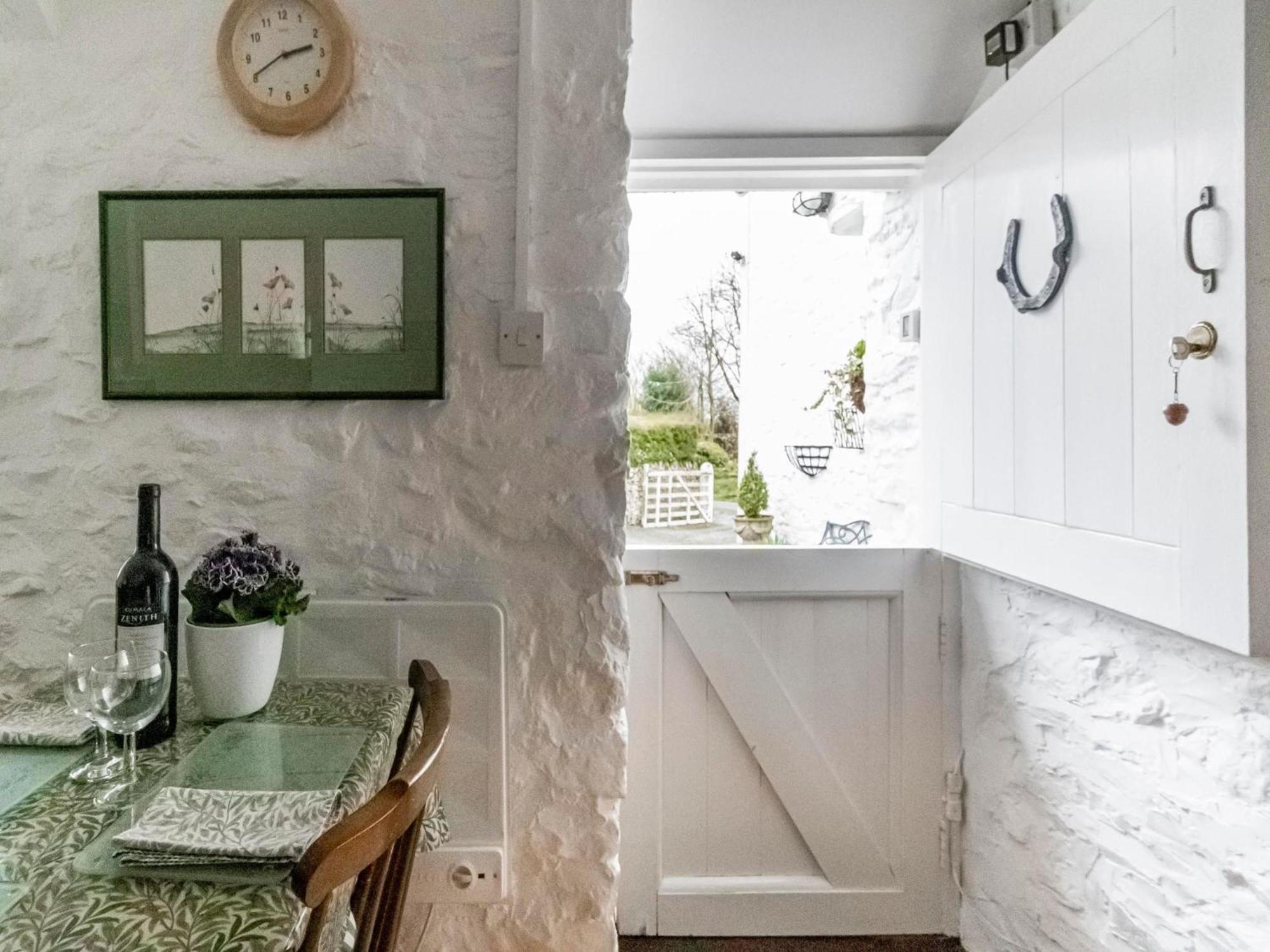 Secluded Holiday Home In Ceredigion With Garden Pennant  Extérieur photo